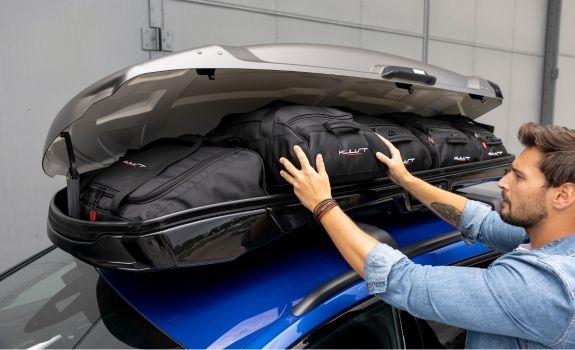 Kjust väskor för takboxen