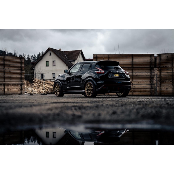 ST_Nissan_Juke_Nismo_RS_Typ_F15_schwarz_002
