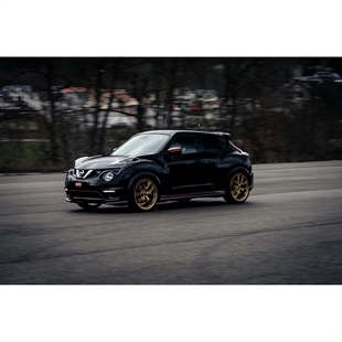 ST_Nissan_Juke_Nismo_RS_Typ_F15_schwarz_004