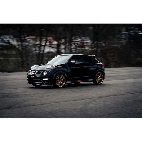 ST_Nissan_Juke_Nismo_RS_Typ_F15_schwarz_004
