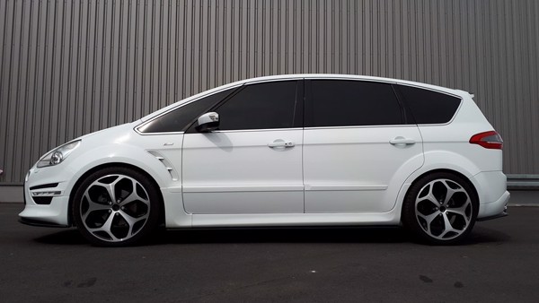 Maxton Side Skirts Diffusers Ford S-Max Titanium Mk1 Fl - Gloss Black