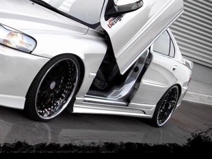 Maxton Side Skirts Volvo S60 - Not primed