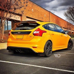 Maxton Rear Valance Ford Focus St Mk3 (RS Look) - Gloss Black